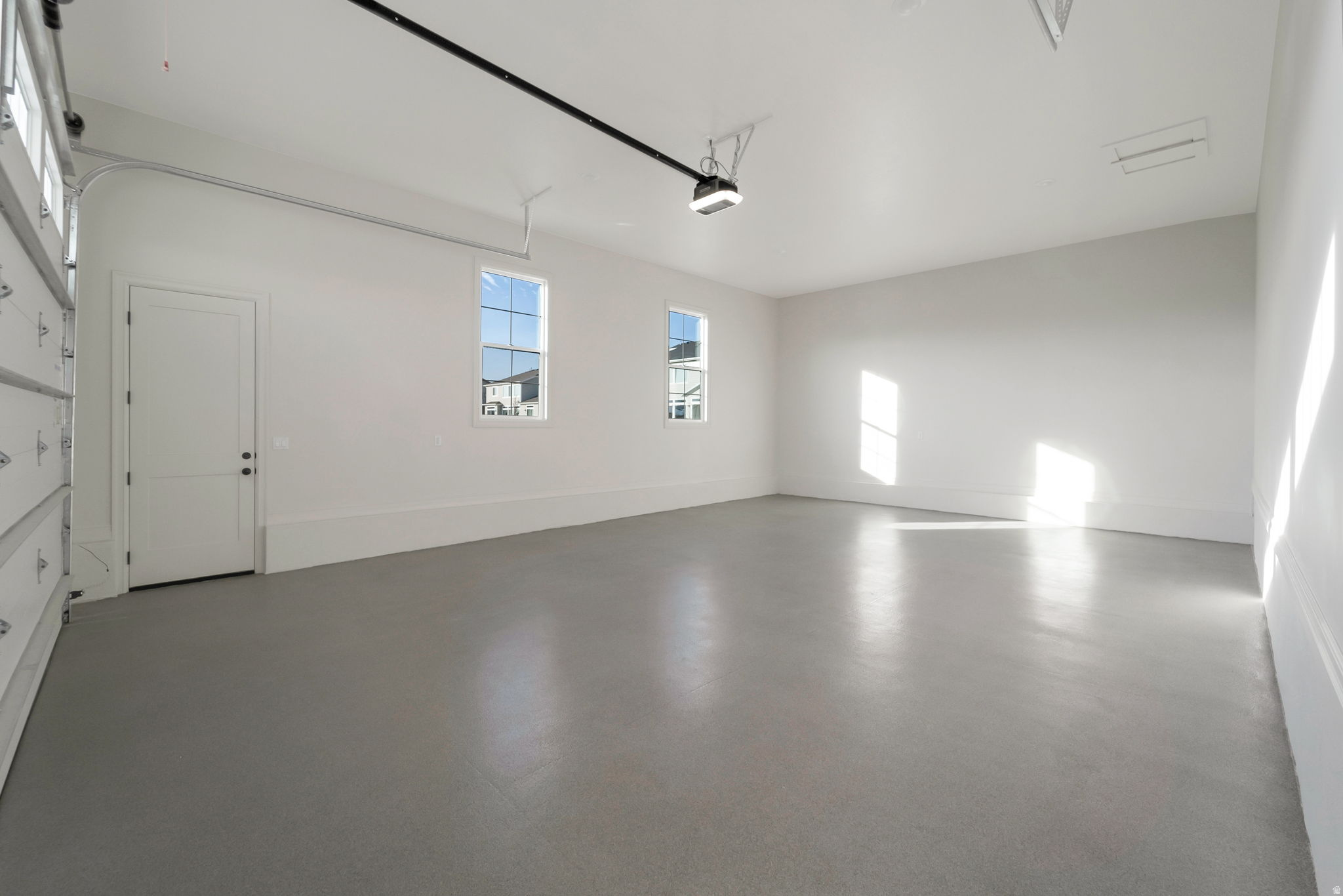 GRANDEUR ESTATES - Residential