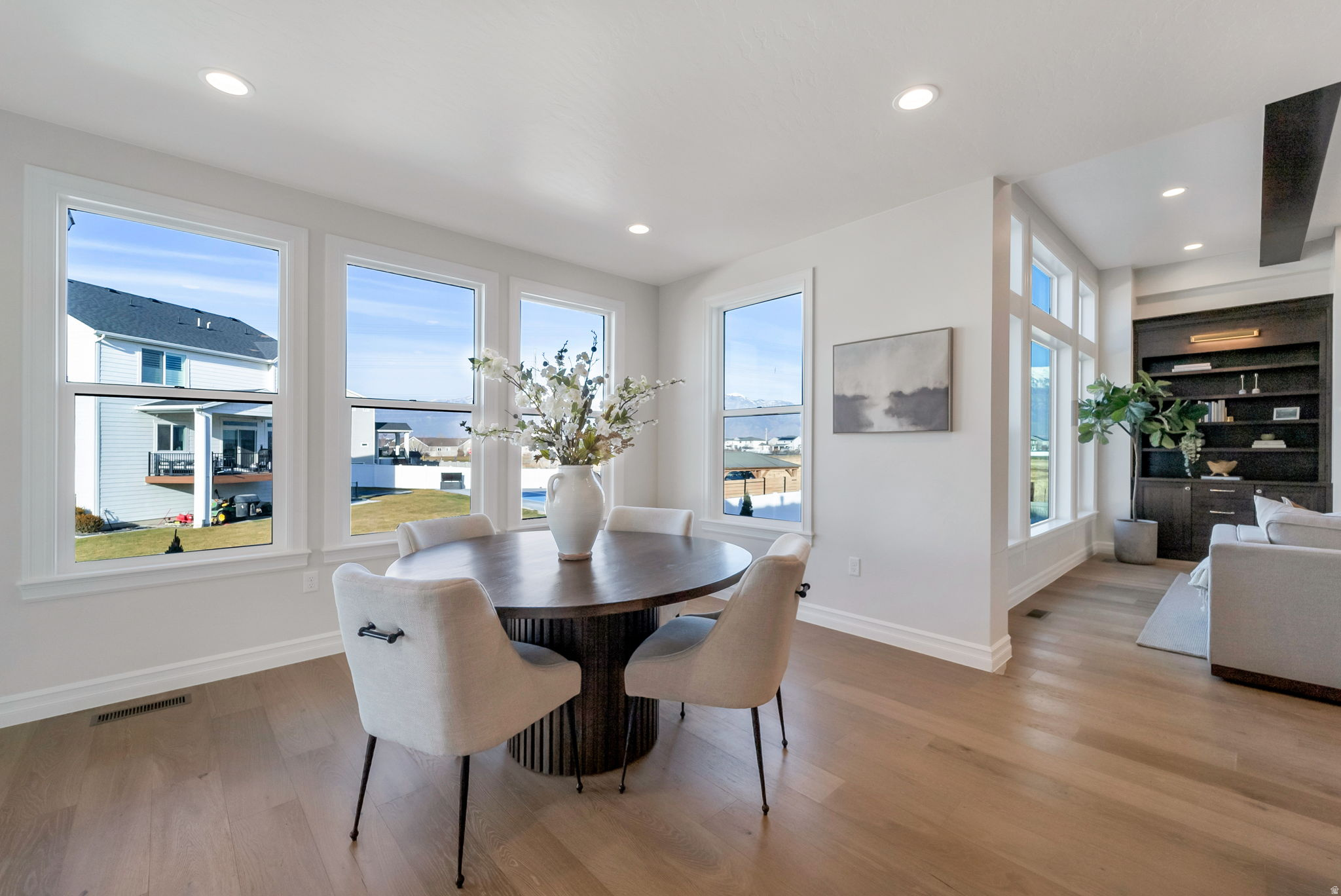 GRANDEUR ESTATES - Residential