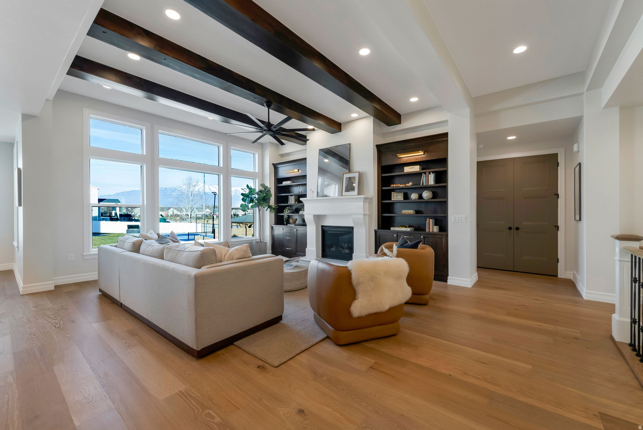 GRANDEUR ESTATES - Residential