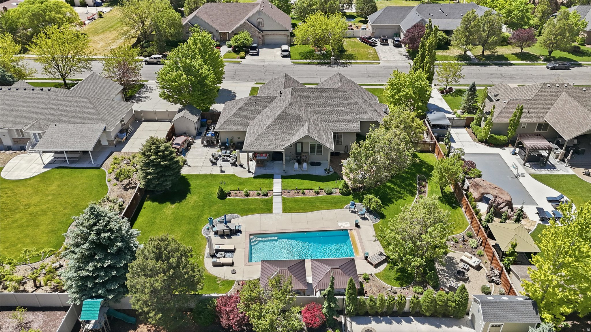 HIGHLANDS RANCH - Residential