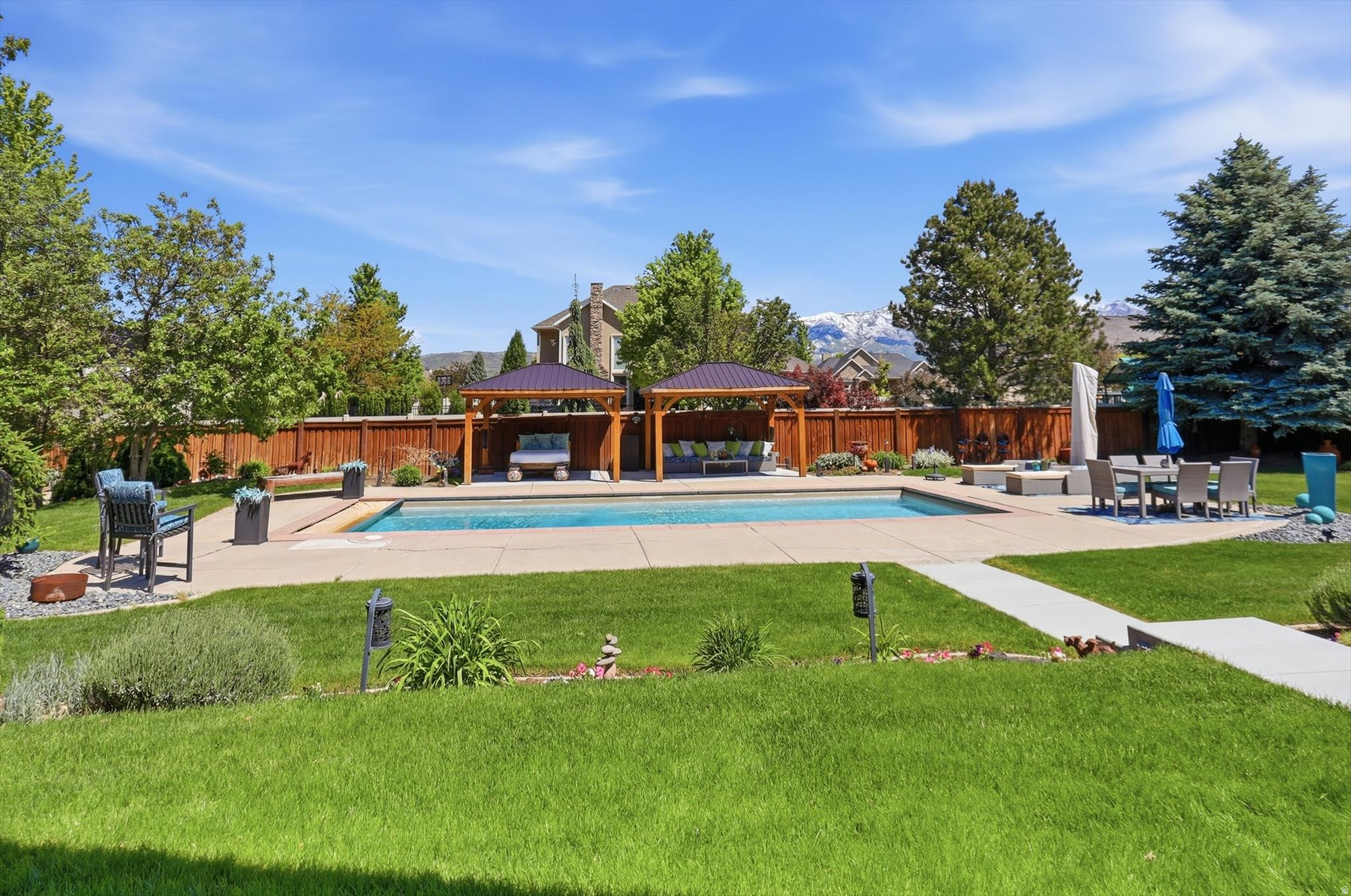 HIGHLANDS RANCH - Residential