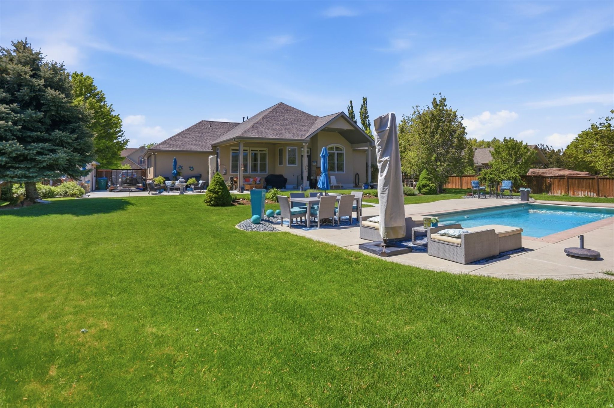 HIGHLANDS RANCH - Residential