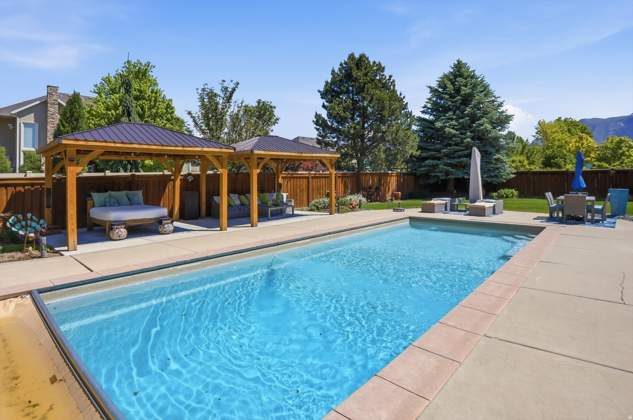 HIGHLANDS RANCH - Residential