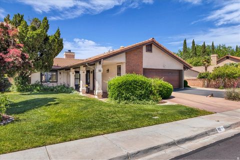 Photo of 545 S VALLEY VIEW DR #82, Saint George, UT 84770 (MLS # 2152924)