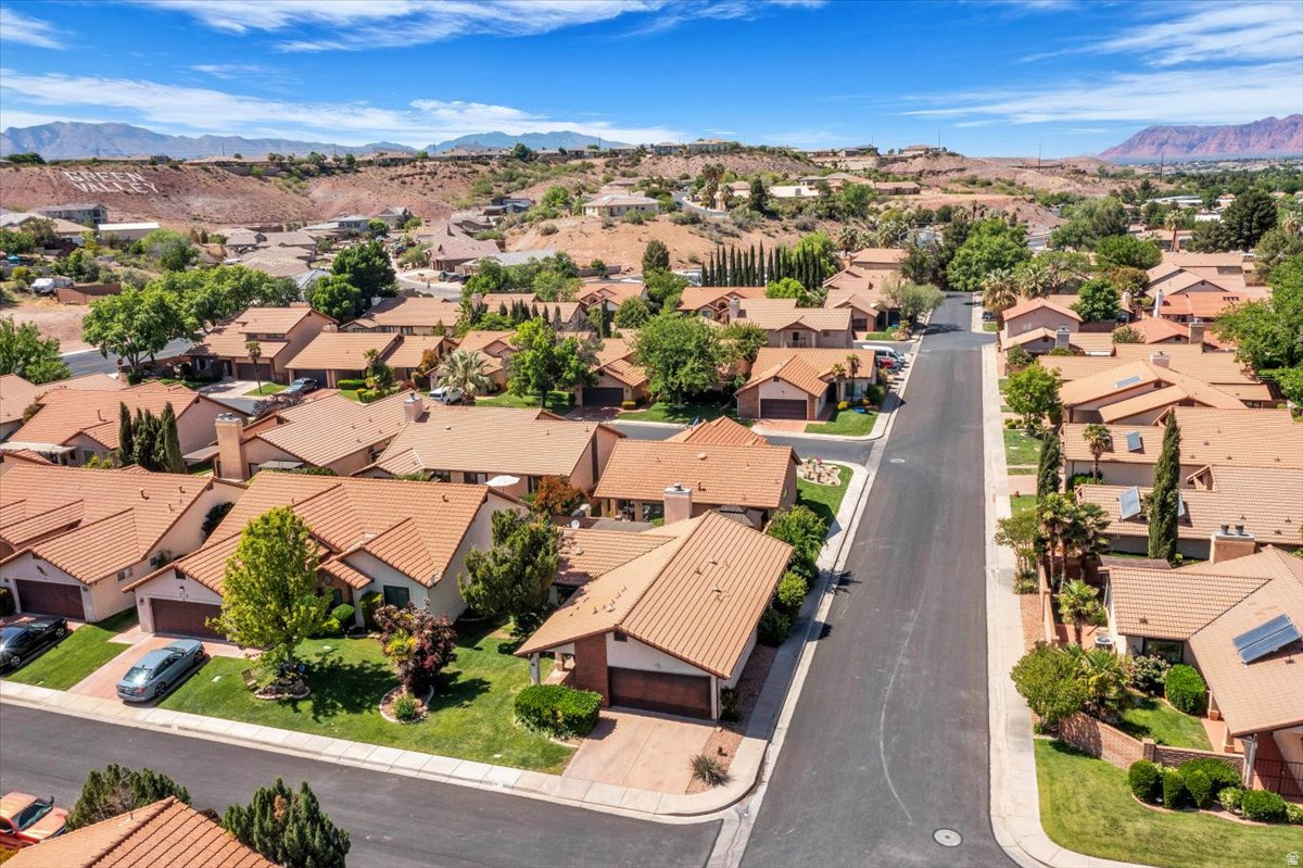 PARK AT GREEN VALLEY AMD - Residential