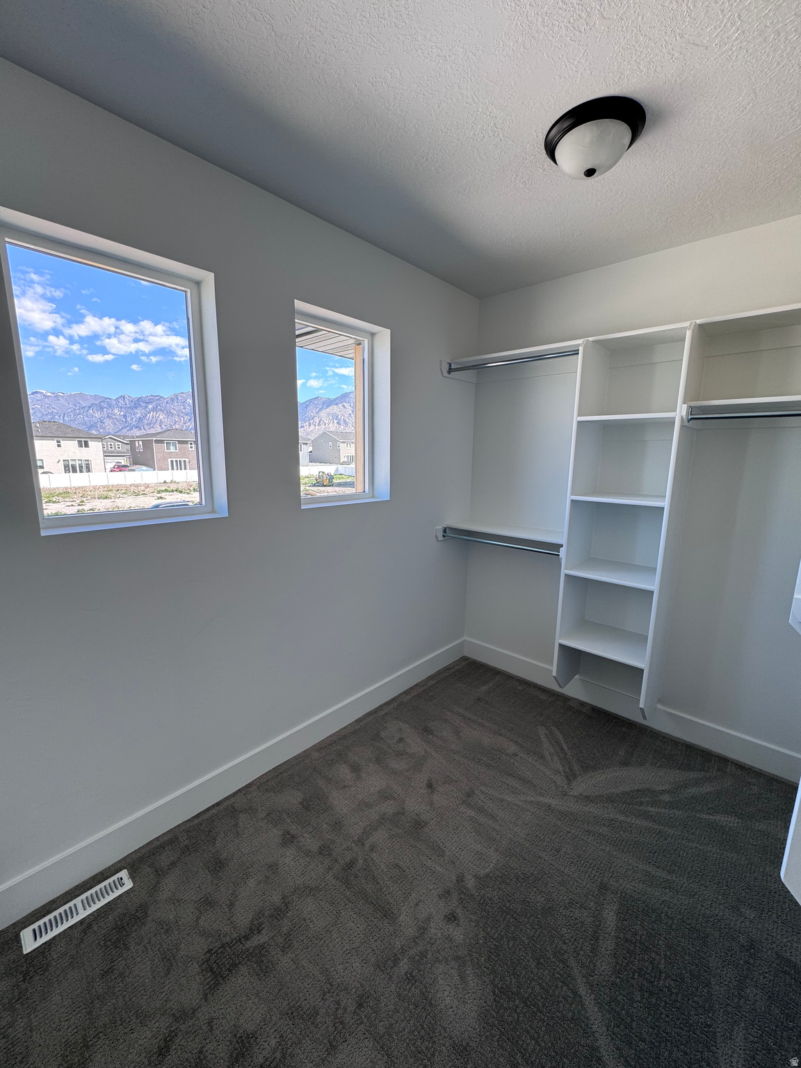 SPRING CREEK - Residential