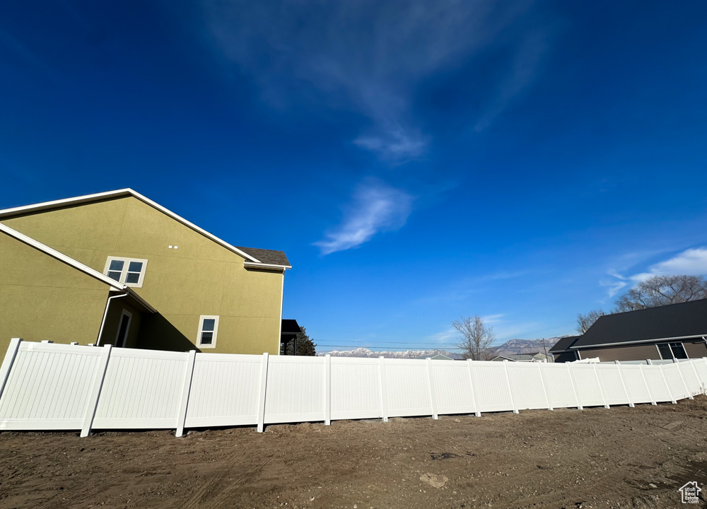 MACY LANE - Residential