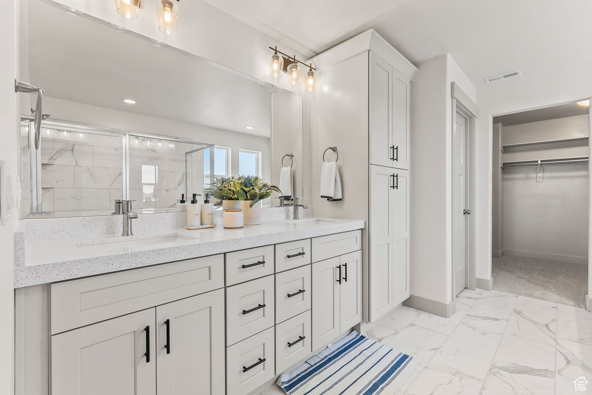 MACY LANE - Residential