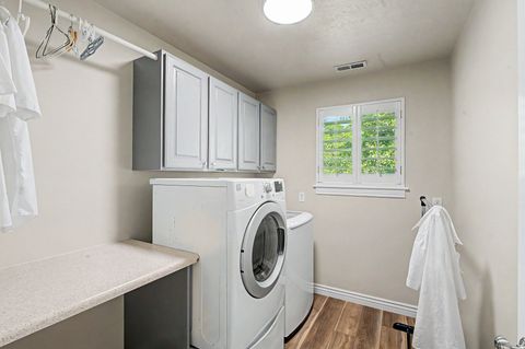 Tiny photo for 1366 FOX POINTE DR, Kaysville, UT 84037 (MLS # 2165244)