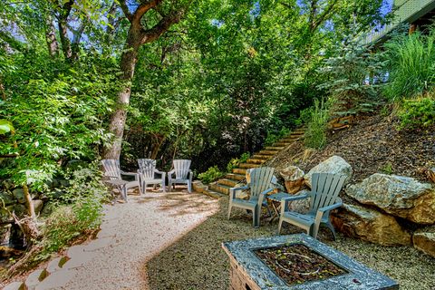 Tiny photo for 1366 FOX POINTE DR, Kaysville, UT 84037 (MLS # 2165244)