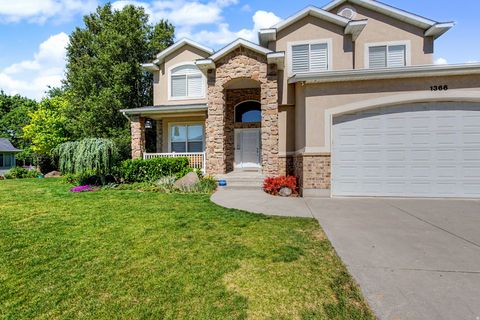 Tiny photo for 1366 FOX POINTE DR, Kaysville, UT 84037 (MLS # 2165244)