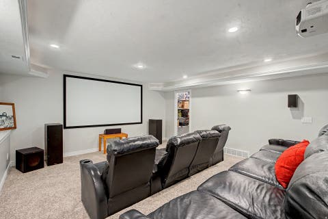 Tiny photo for 1366 FOX POINTE DR, Kaysville, UT 84037 (MLS # 2165244)