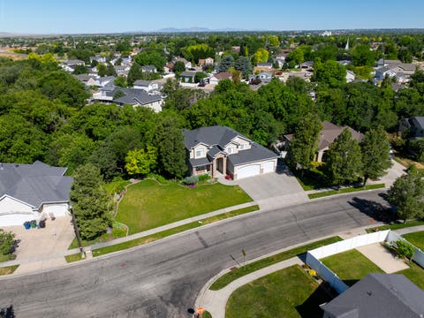 Tiny photo for 1366 FOX POINTE DR, Kaysville, UT 84037 (MLS # 2165244)