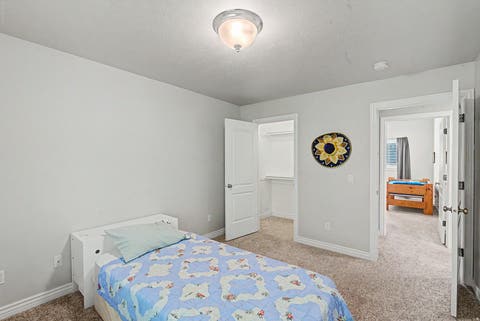 Tiny photo for 1366 FOX POINTE DR, Kaysville, UT 84037 (MLS # 2165244)