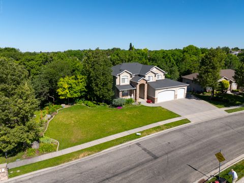 Tiny photo for 1366 FOX POINTE DR, Kaysville, UT 84037 (MLS # 2165244)