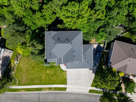 Tiny photo for 1366 FOX POINTE DR, Kaysville, UT 84037 (MLS # 2165244)