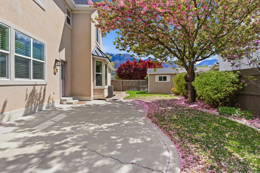 Photo of 189 N PALISADE DR, Orem, UT 84097 (MLS # 2150715)