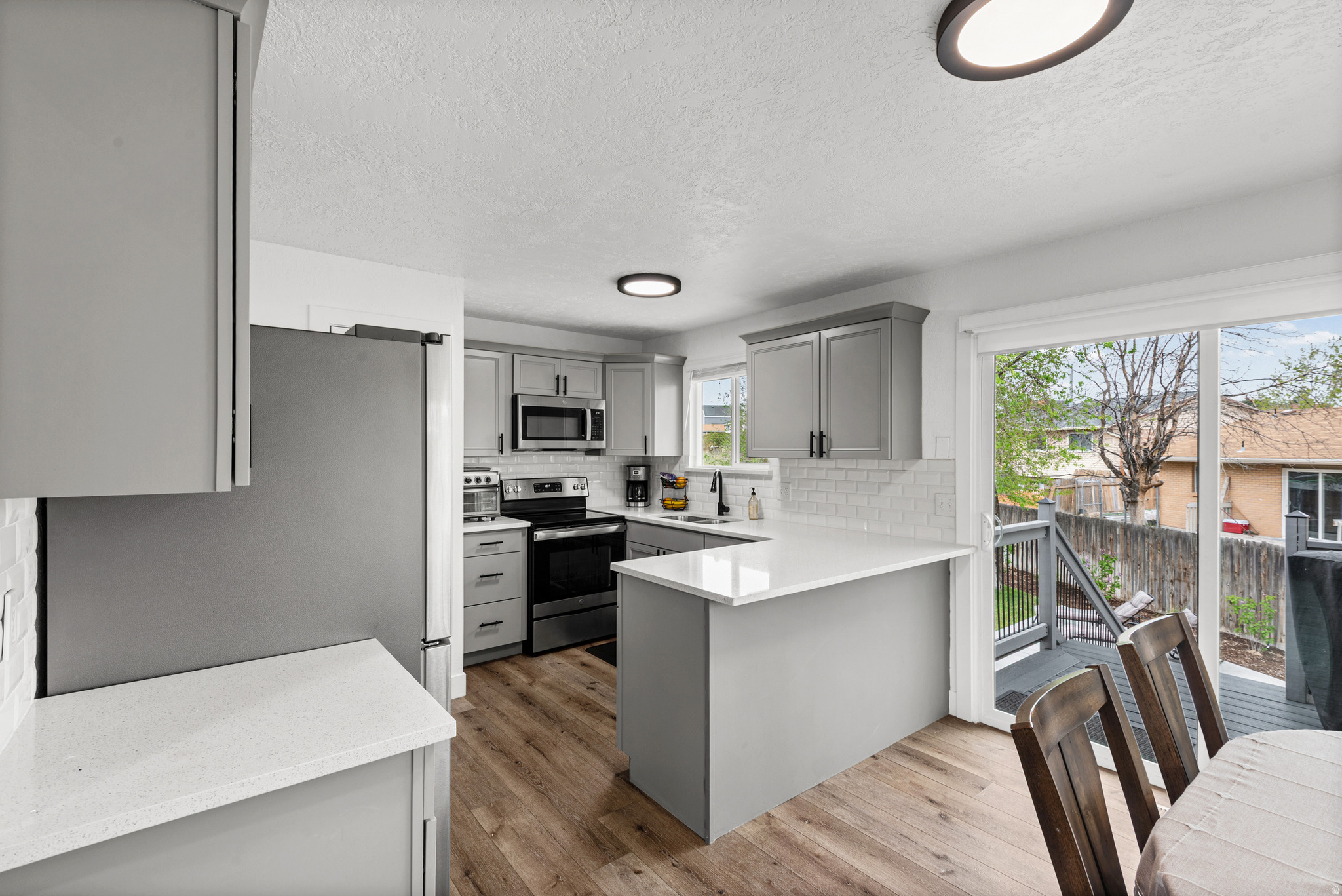 WILLOW BAY #4 - Residential