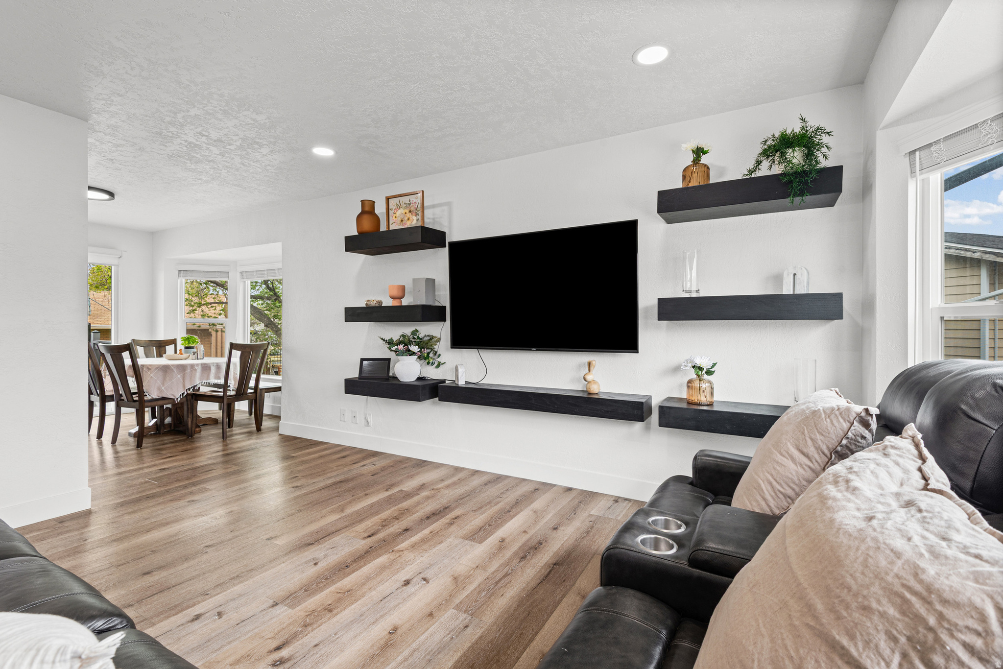 WILLOW BAY #4 - Residential