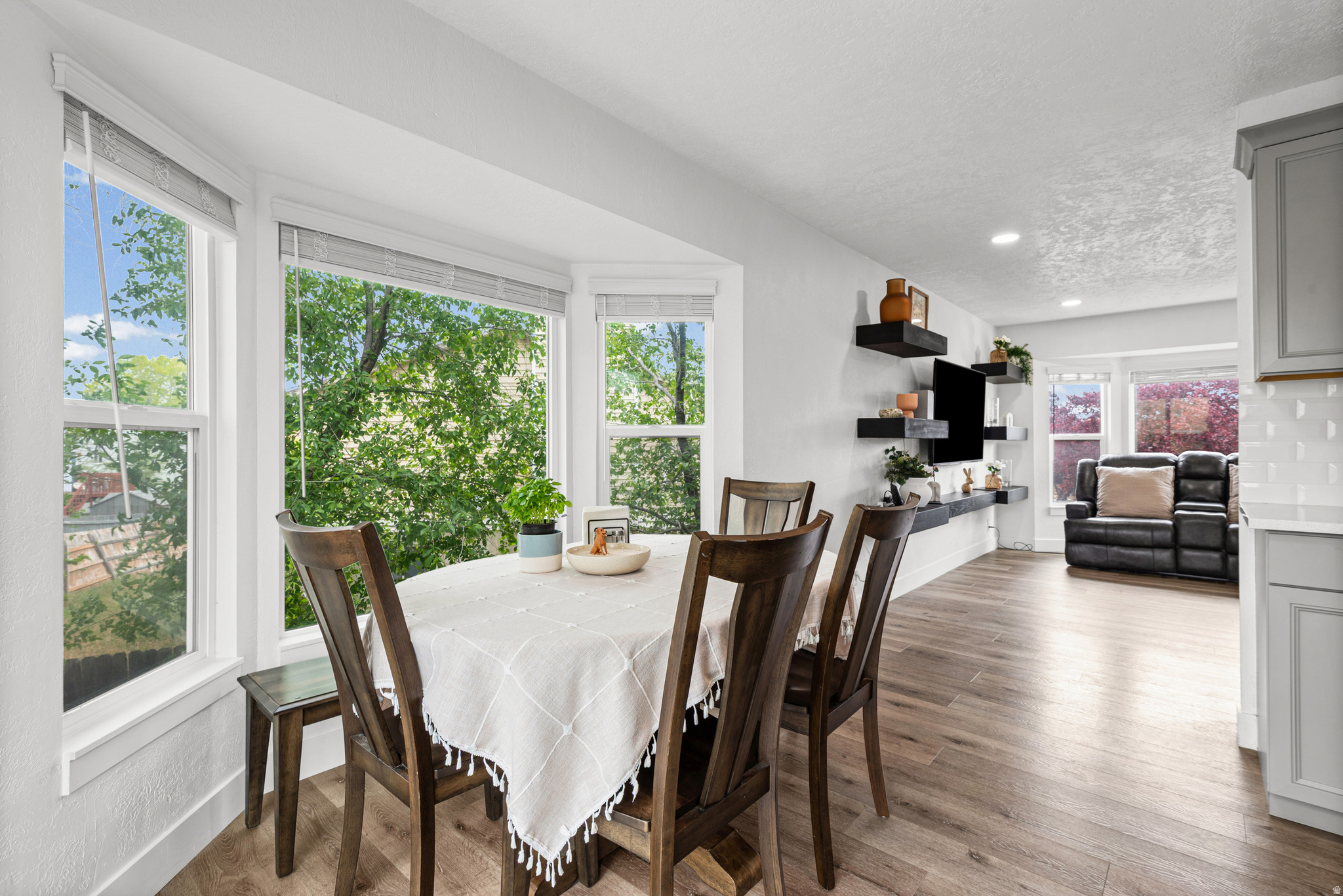 WILLOW BAY #4 - Residential