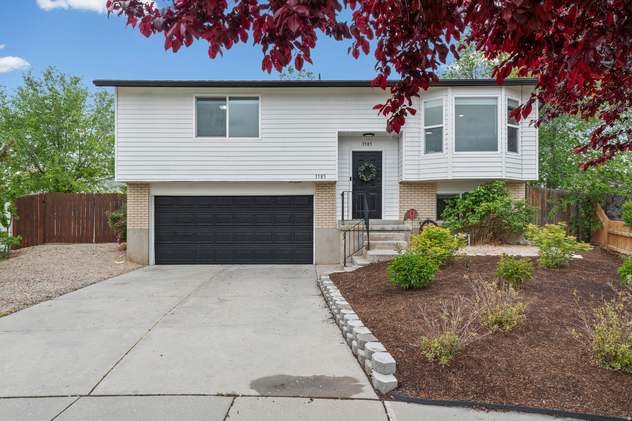 WILLOW BAY #4 - Residential