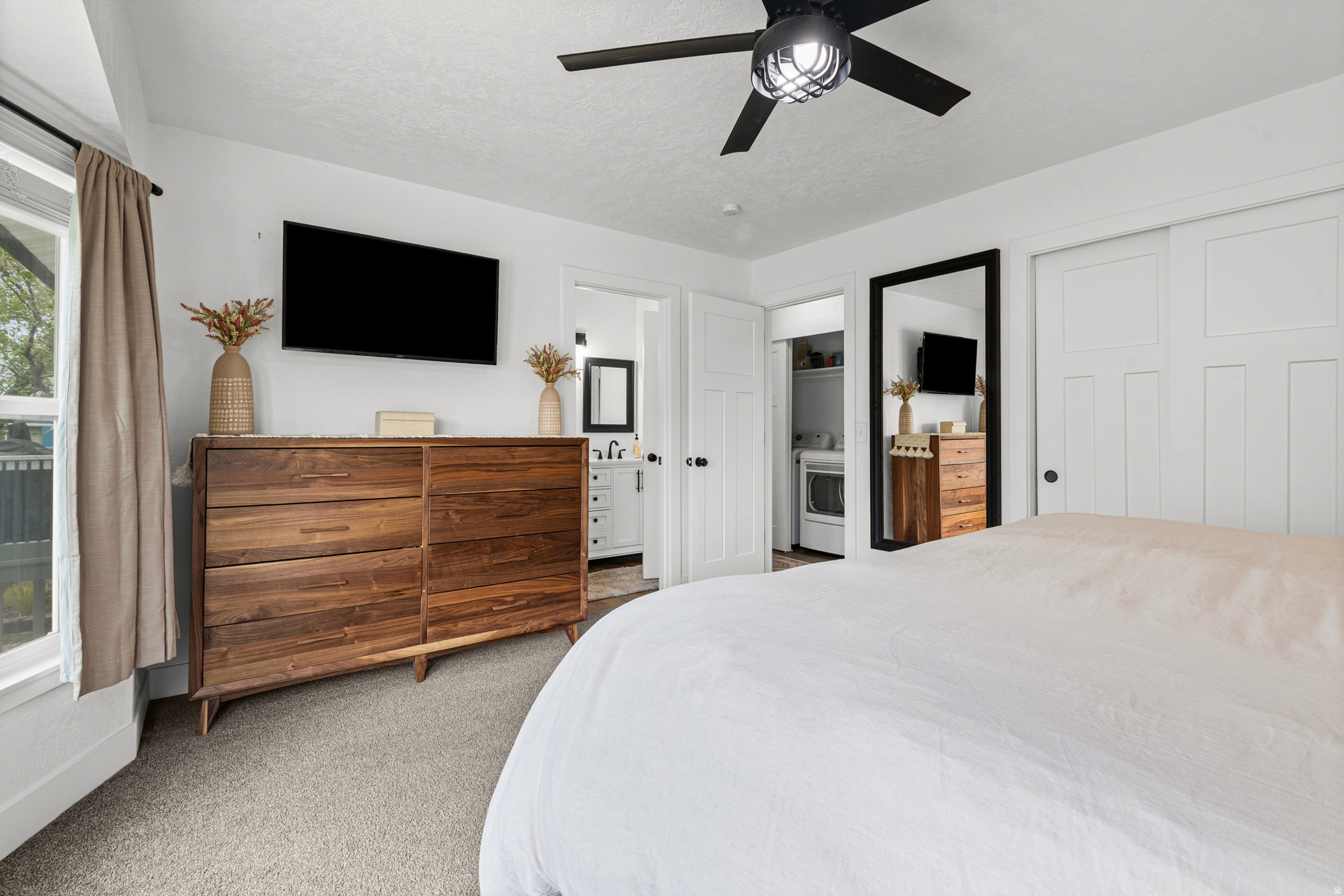 WILLOW BAY #4 - Residential