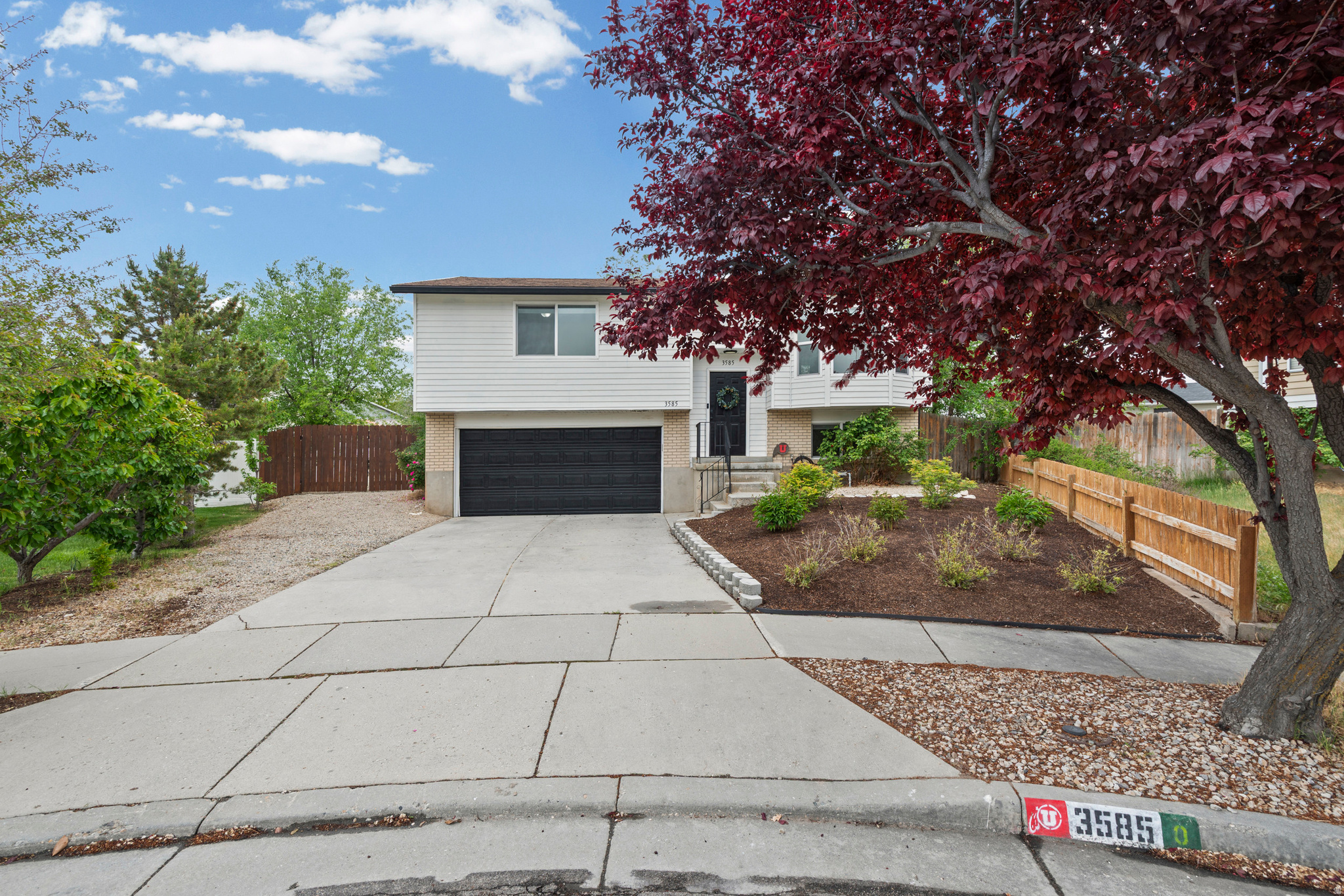WILLOW BAY #4 - Residential