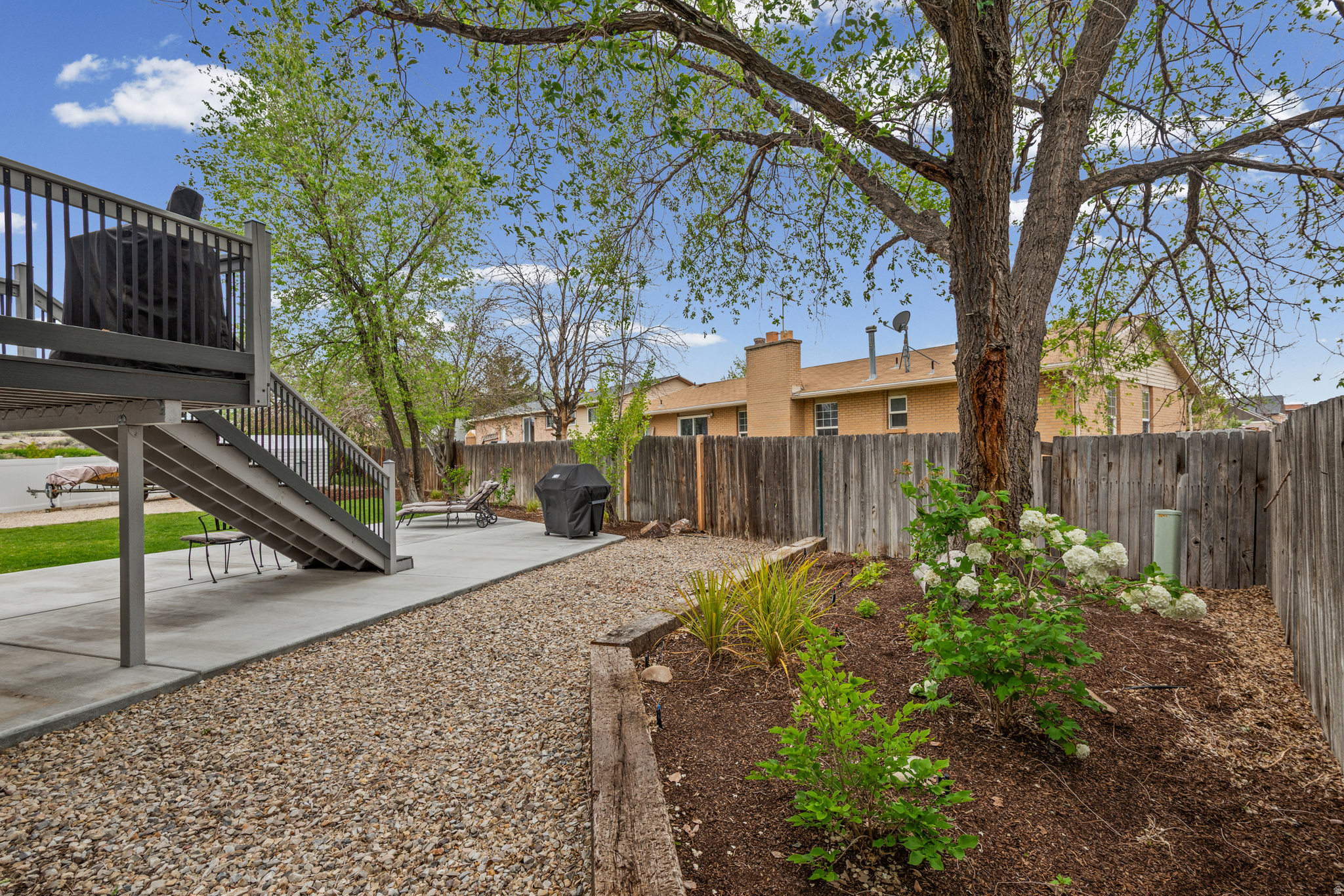 WILLOW BAY #4 - Residential