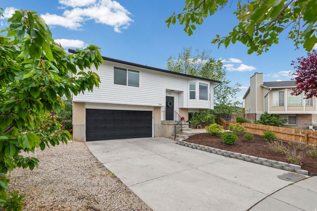 Photo of 3585 W SILVERGLEN CIR, Taylorsville, UT 84129 (MLS # 2155117)