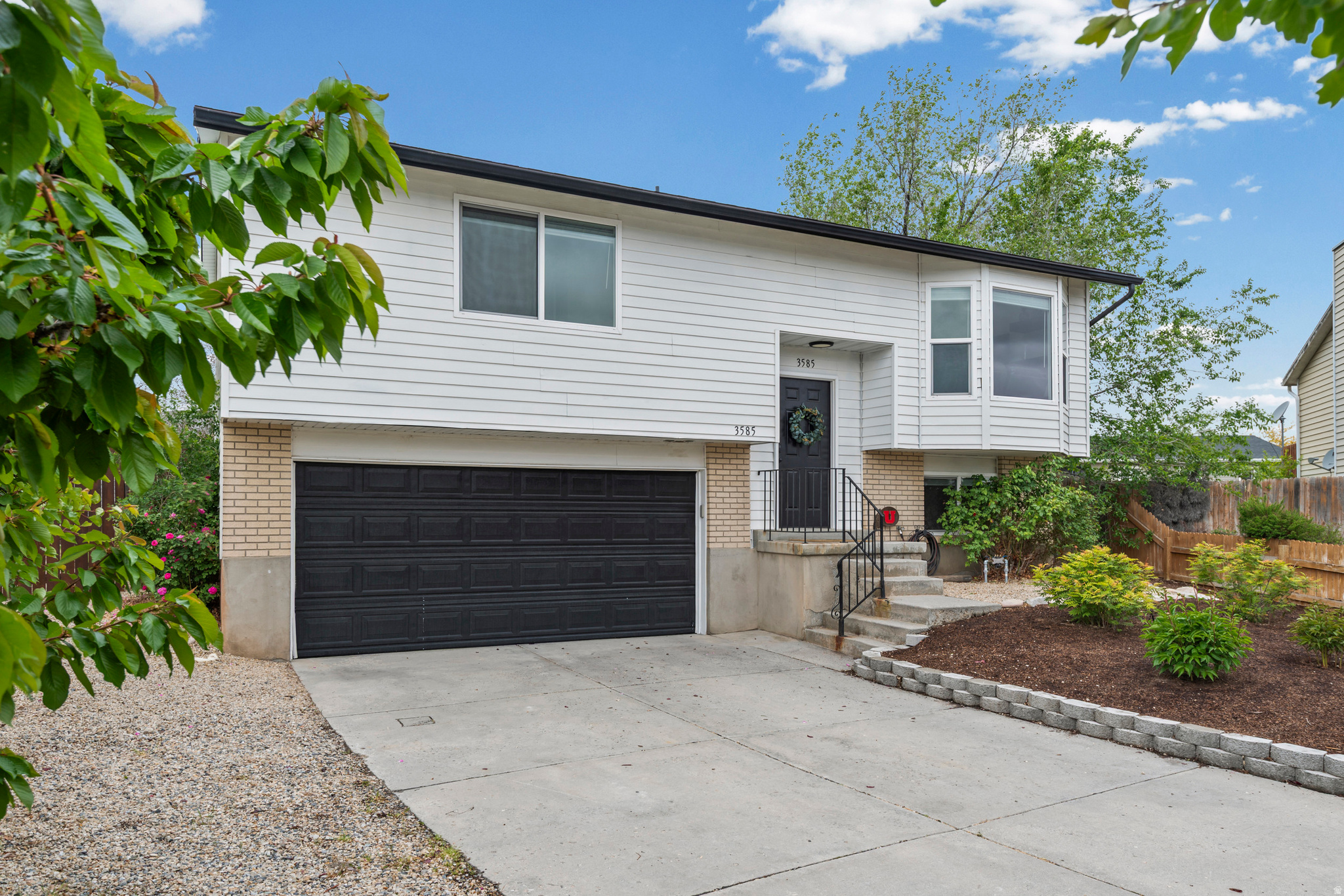WILLOW BAY #4 - Residential
