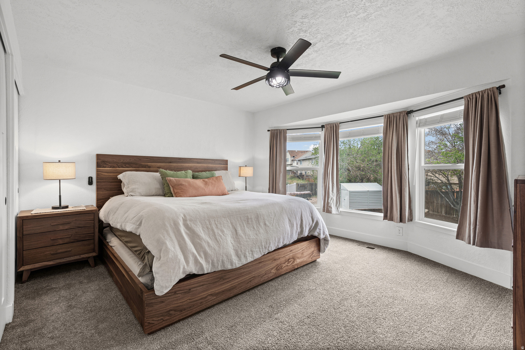WILLOW BAY #4 - Residential
