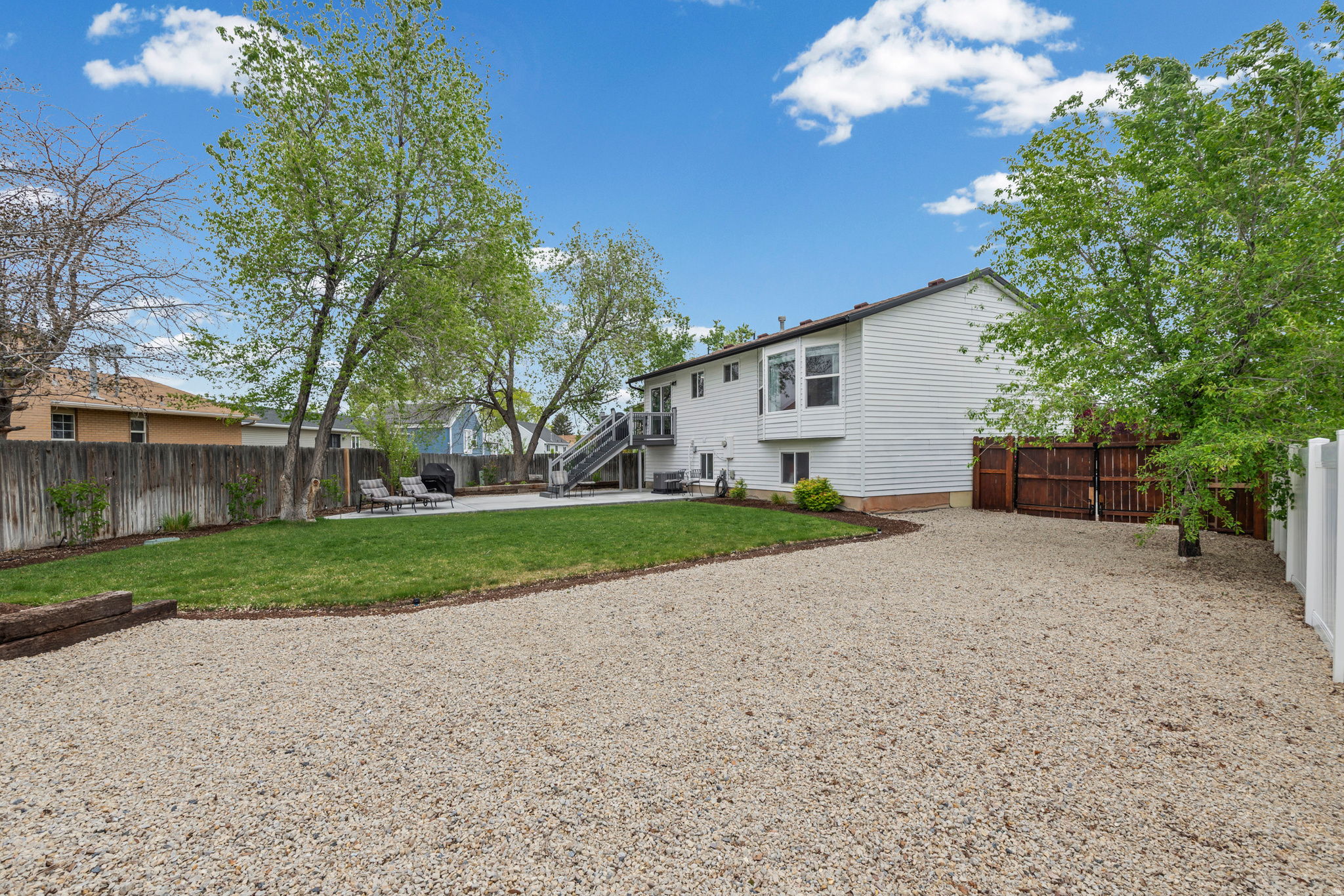 WILLOW BAY #4 - Residential