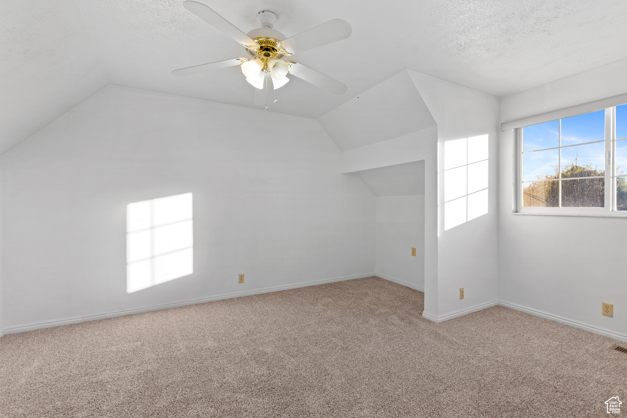 CONTINENTAL ESTATES #5 - Residential