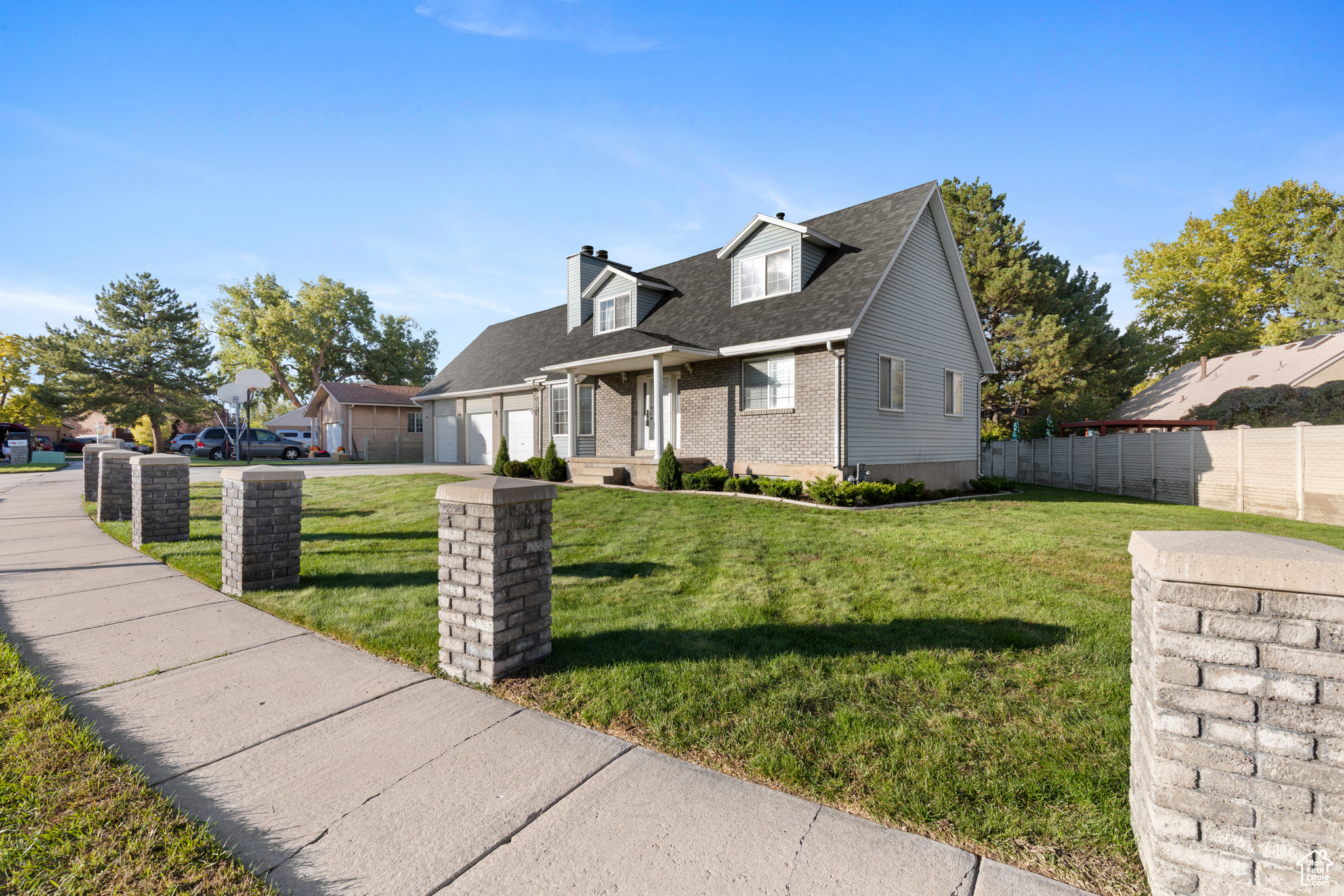 CONTINENTAL ESTATES #5 - Residential