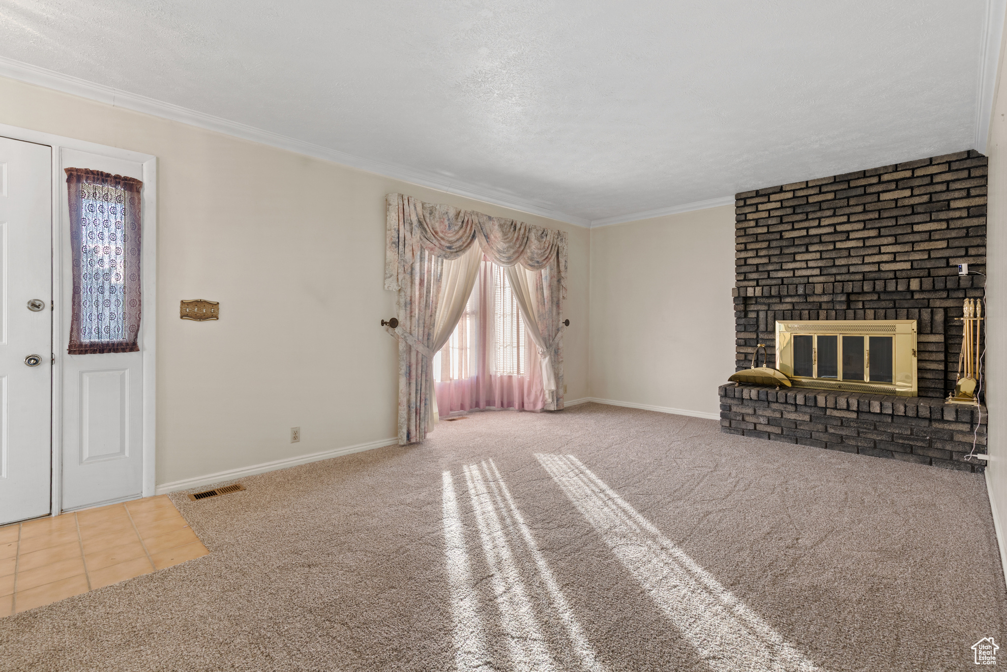 CONTINENTAL ESTATES #5 - Residential