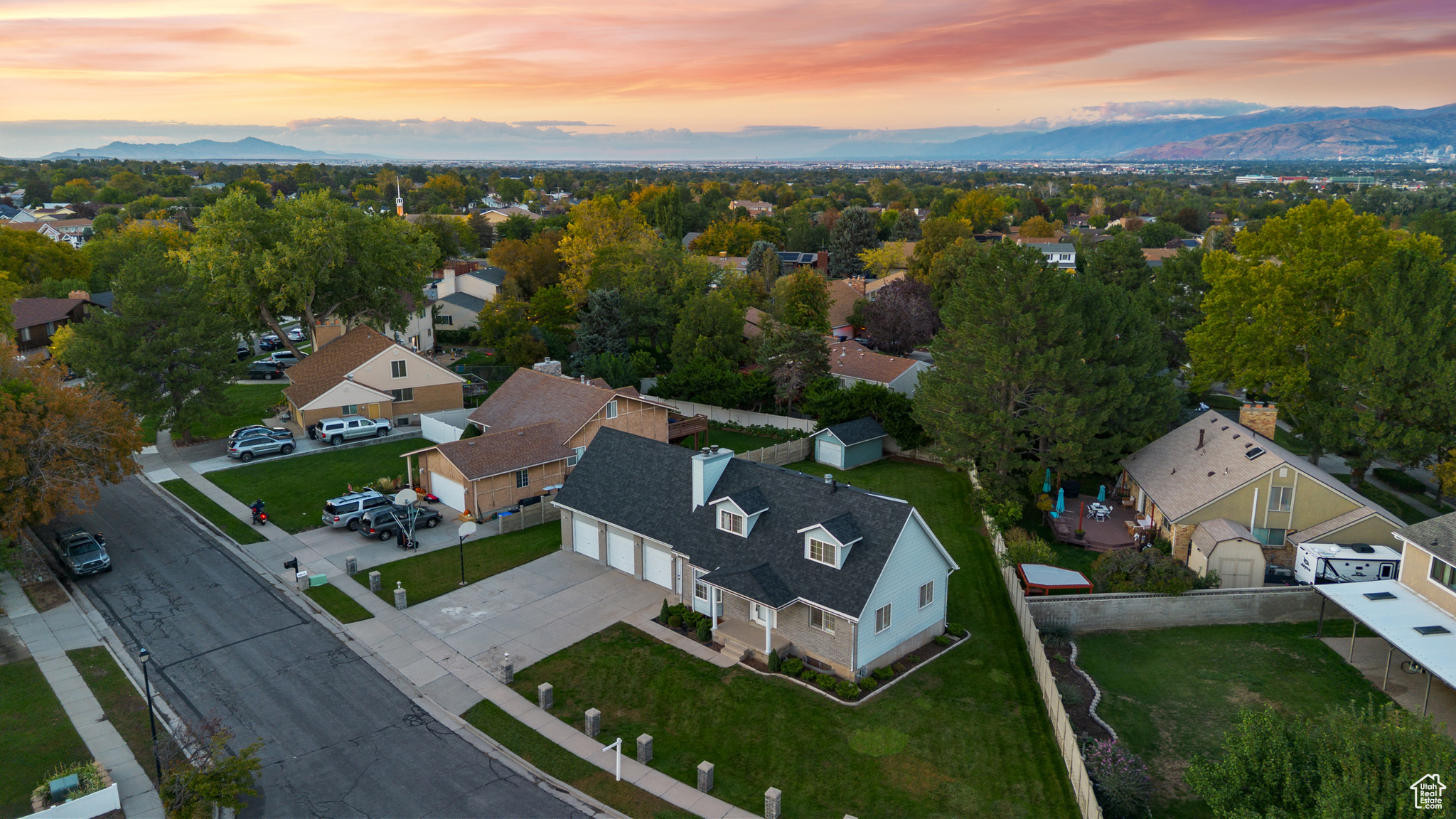 CONTINENTAL ESTATES #5 - Residential