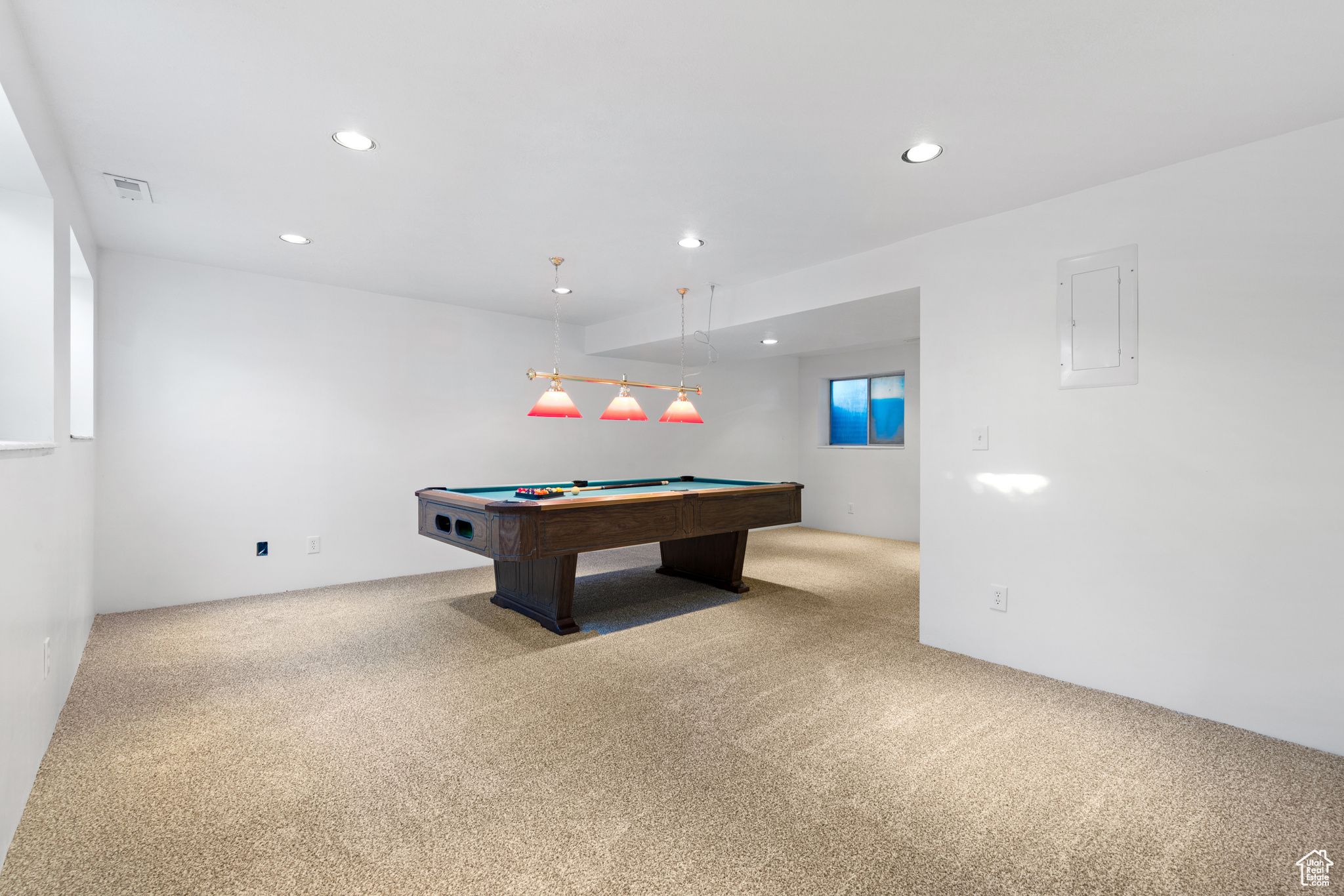 CONTINENTAL ESTATES #5 - Residential