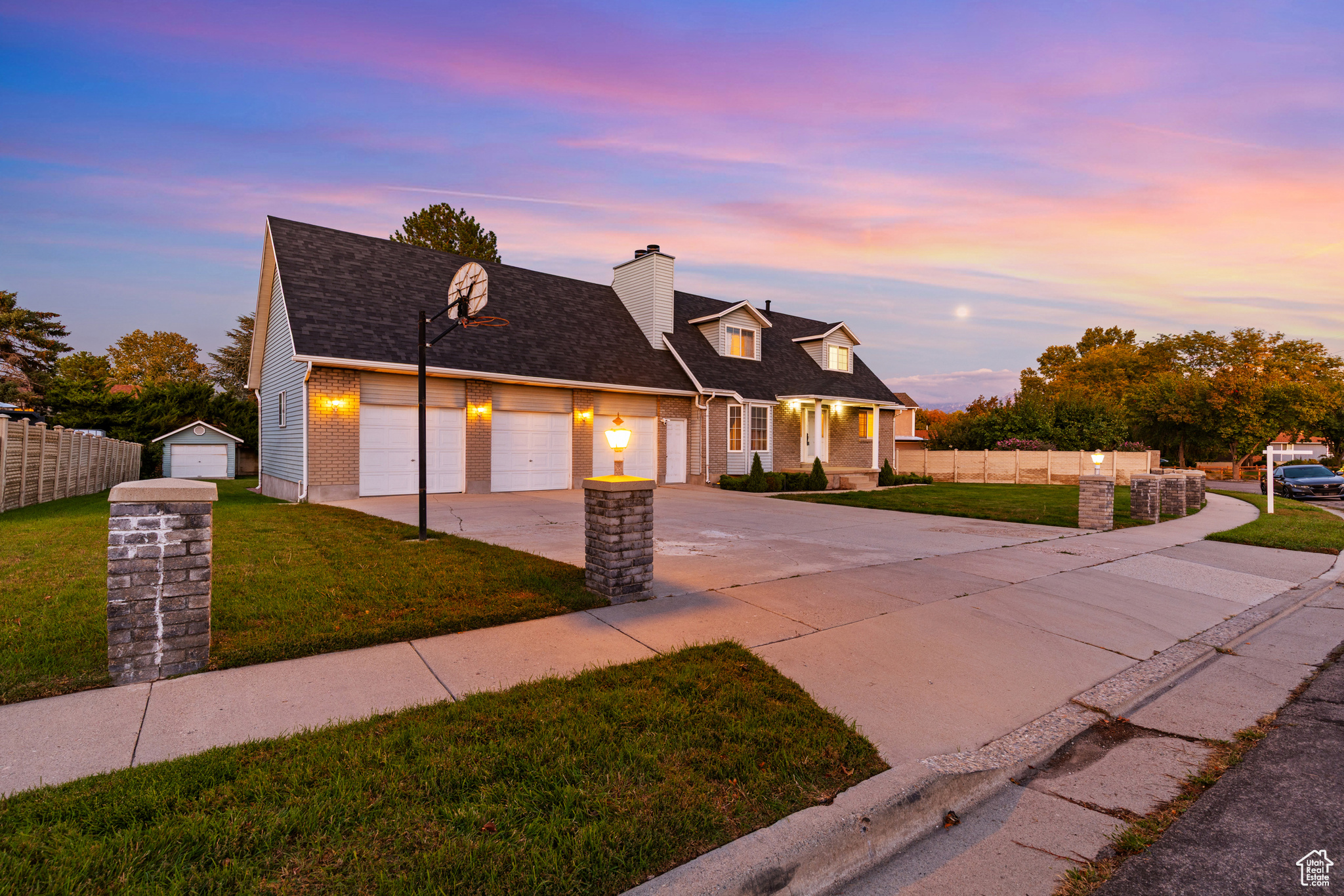 CONTINENTAL ESTATES #5 - Residential