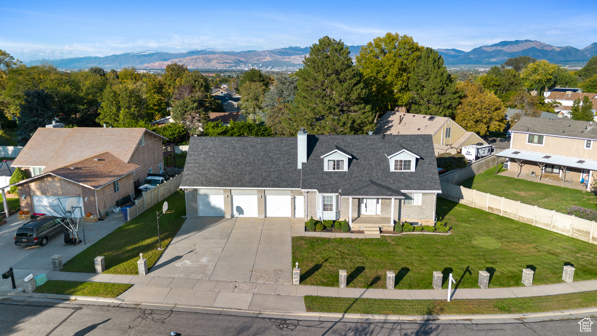 CONTINENTAL ESTATES #5 - Residential