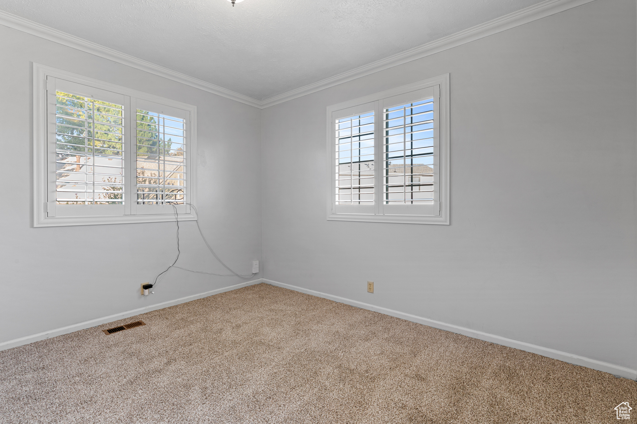 CONTINENTAL ESTATES #5 - Residential