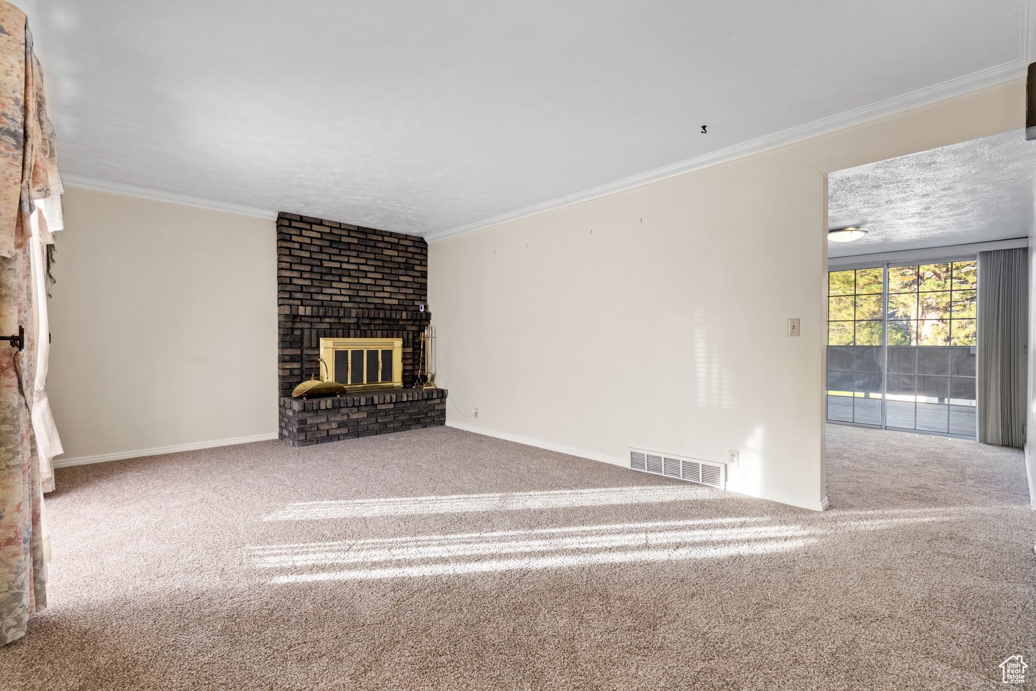 CONTINENTAL ESTATES #5 - Residential