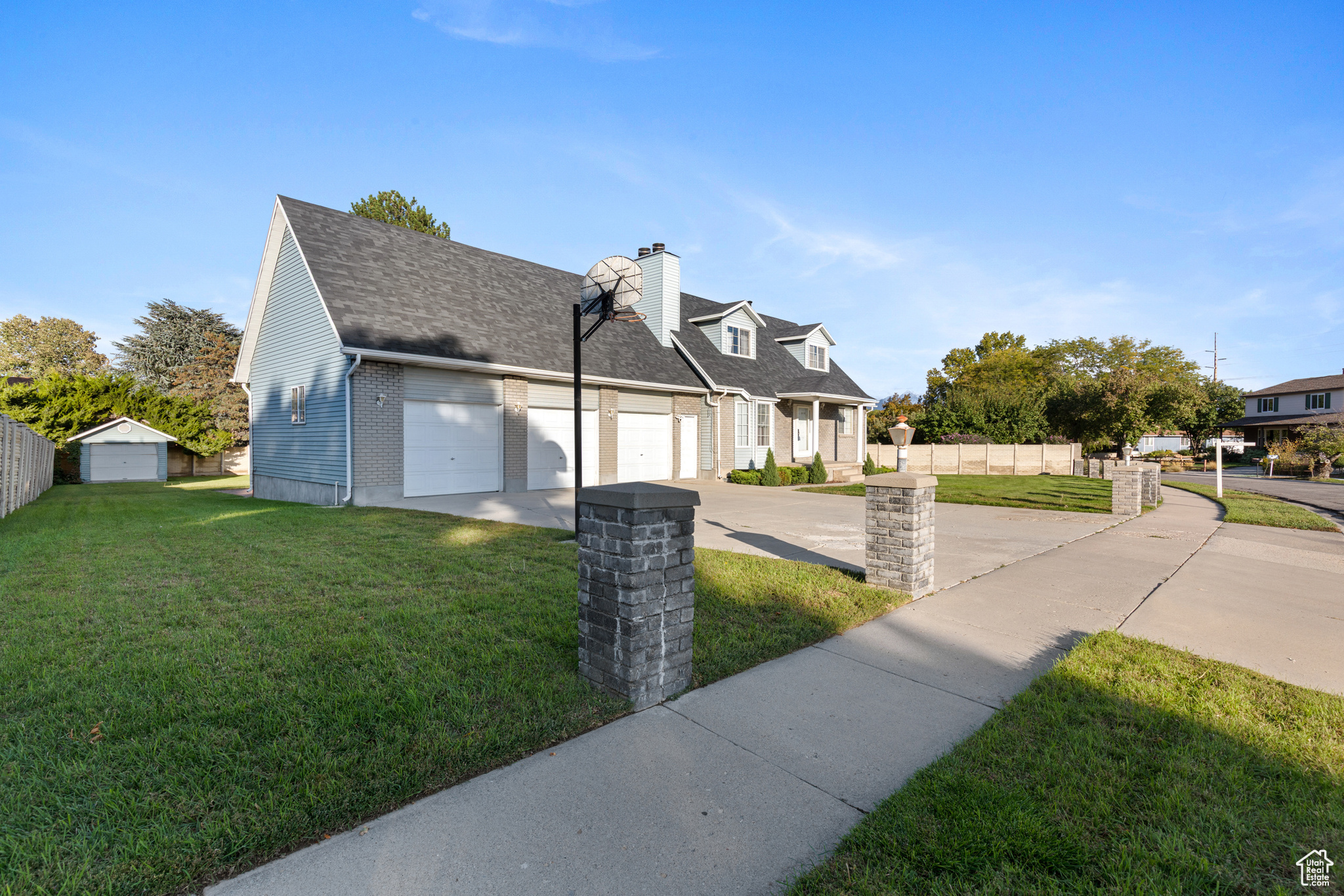CONTINENTAL ESTATES #5 - Residential