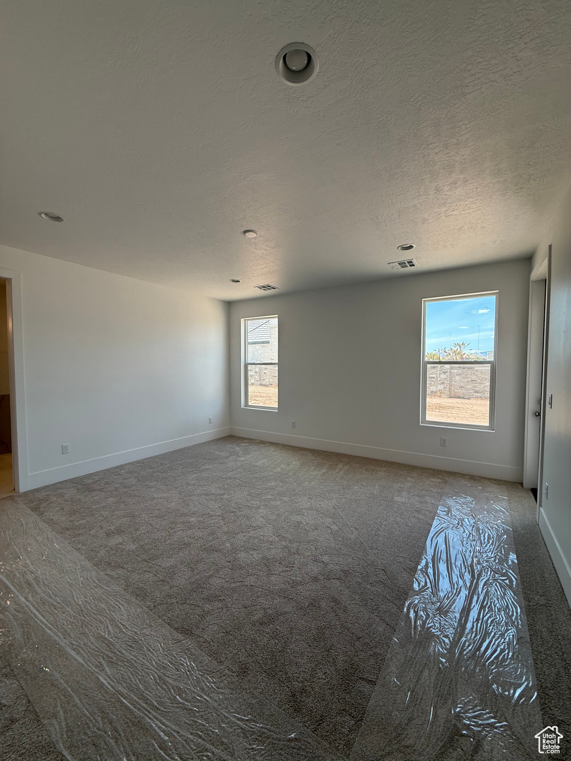 HAWKEYE POINT - Residential