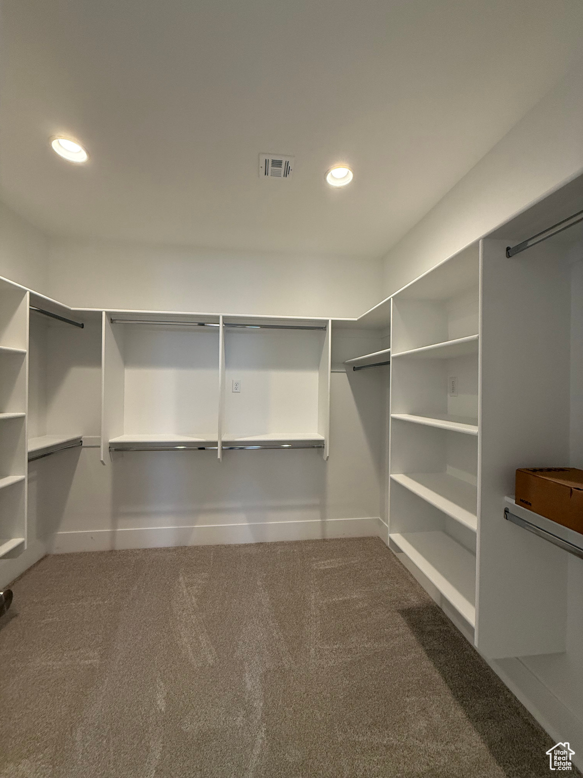 HAWKEYE POINT - Residential