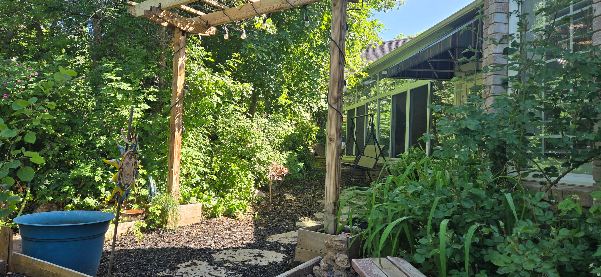 FLINTRIDGE - Residential