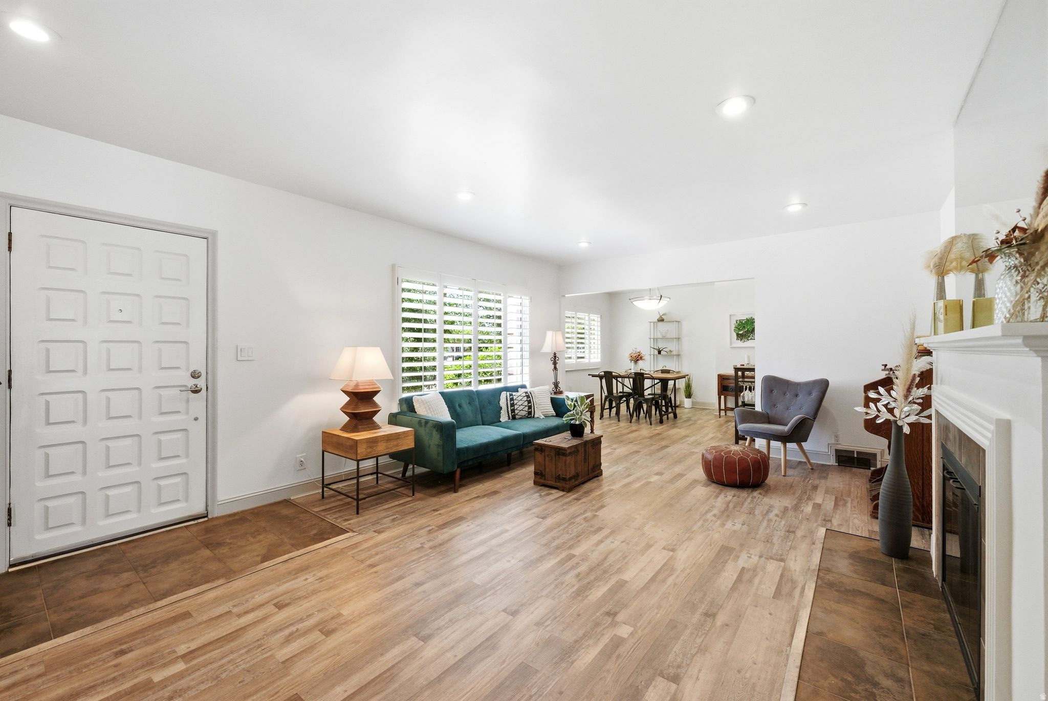MURRAY HILL GARDENS - Residential