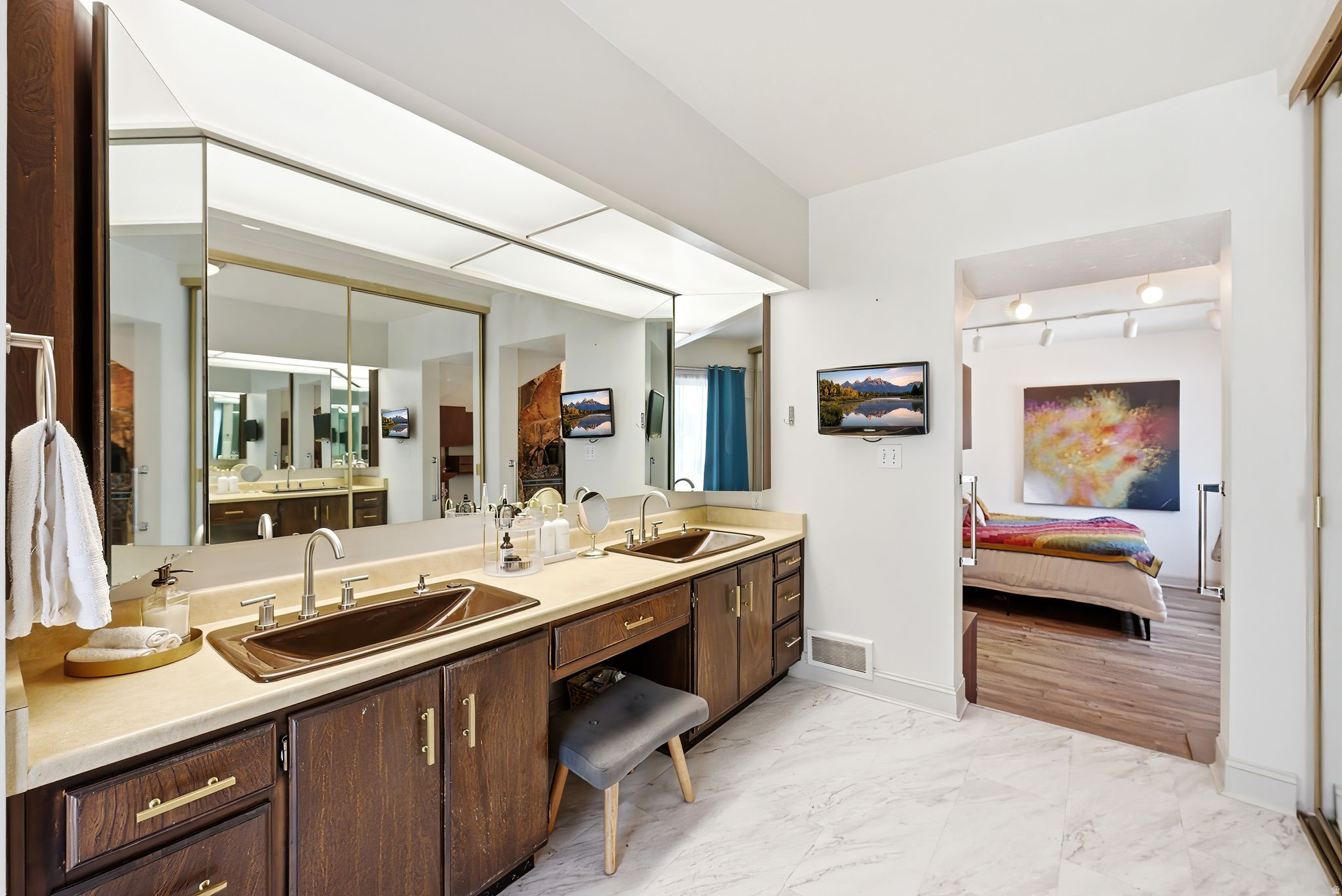 MURRAY HILL GARDENS - Residential