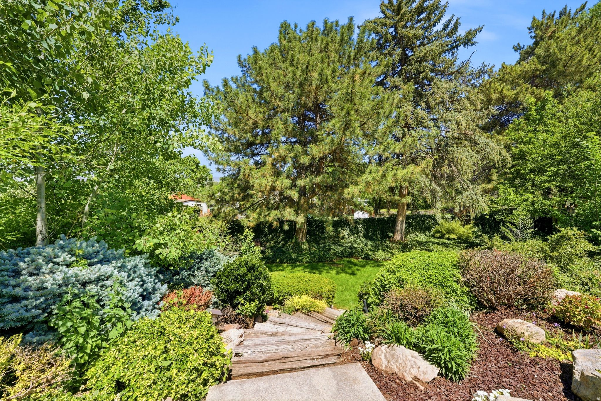 MURRAY HILL GARDENS - Residential