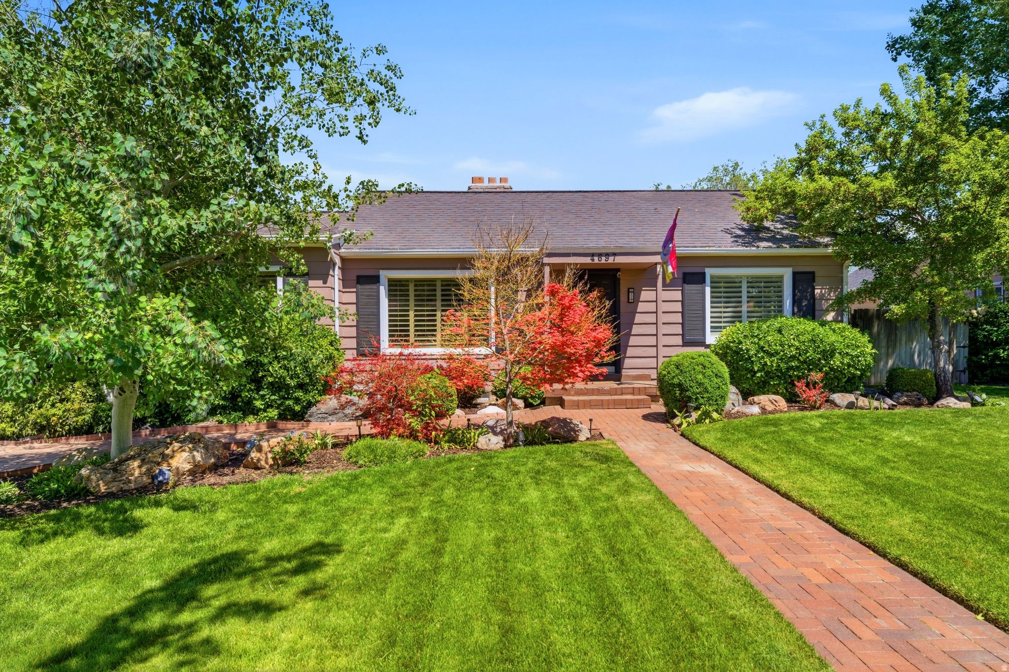 MURRAY HILL GARDENS - Residential