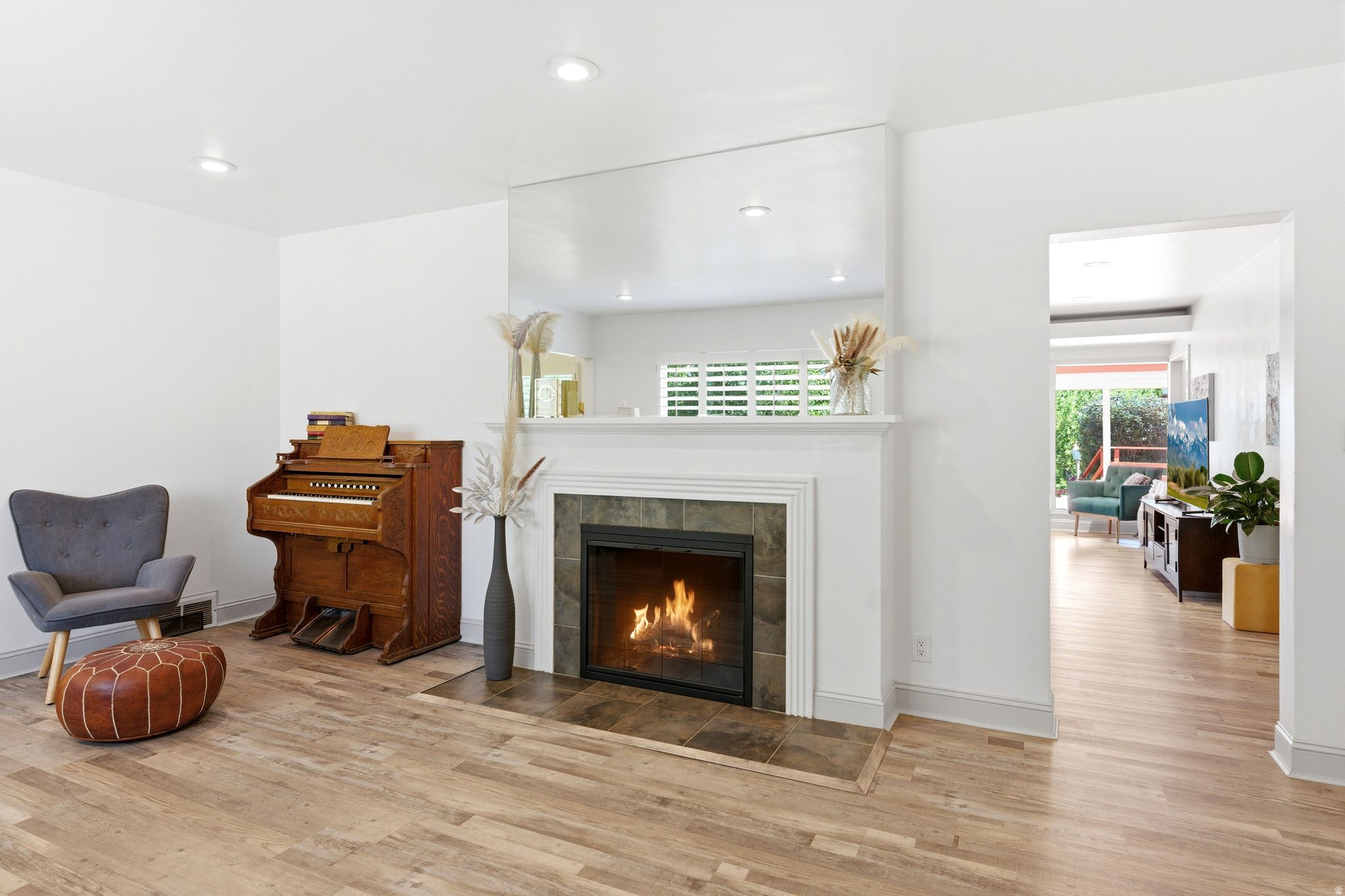 MURRAY HILL GARDENS - Residential